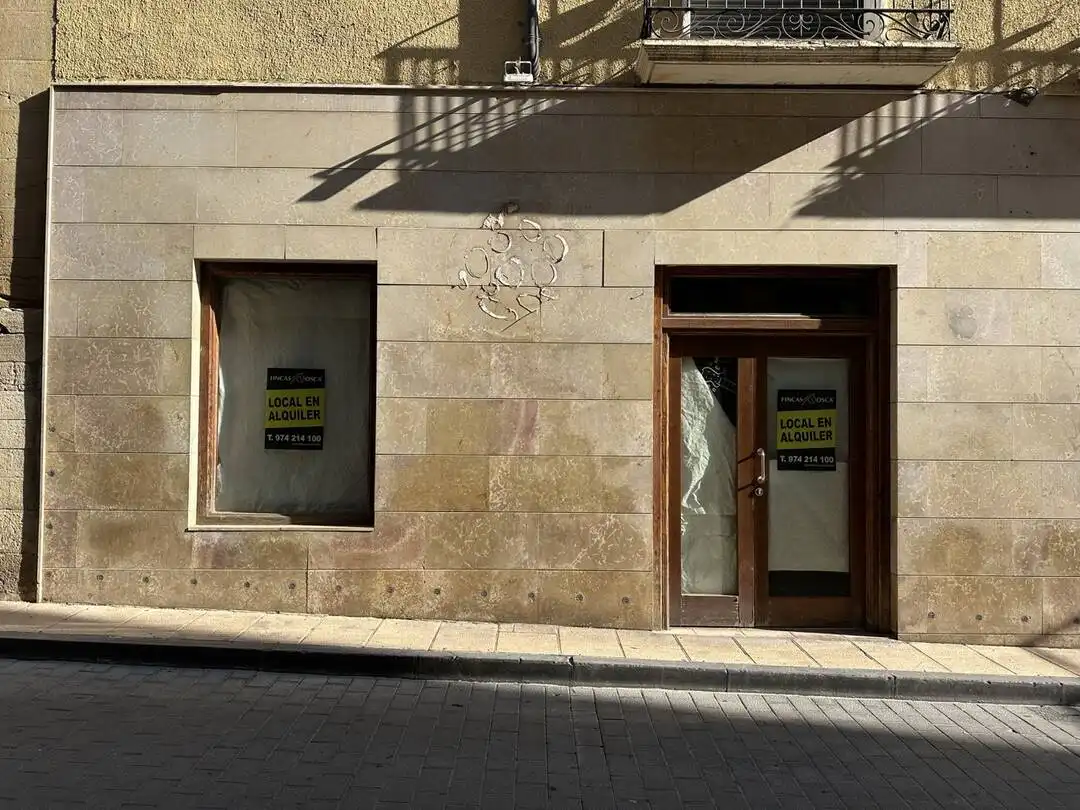 Außenansicht von Geschaftsraum zur Miete in Huesca mit Klimaanlage