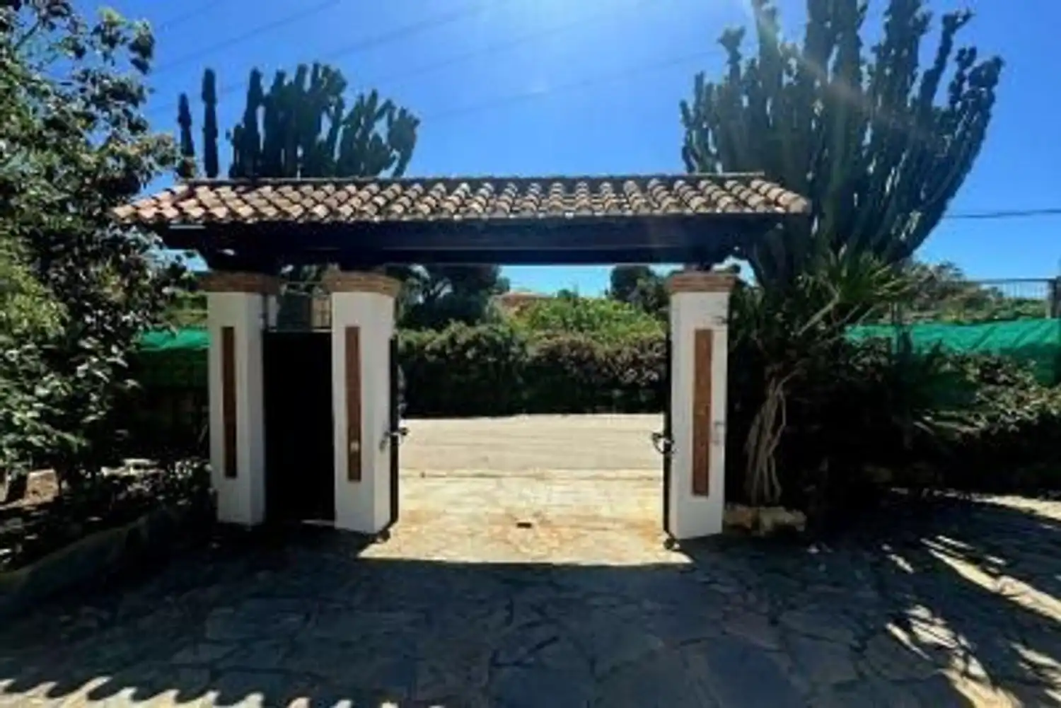Vista exterior de Casa o chalet en venta en Marbella con Calefacción, Jardín privado y Trastero