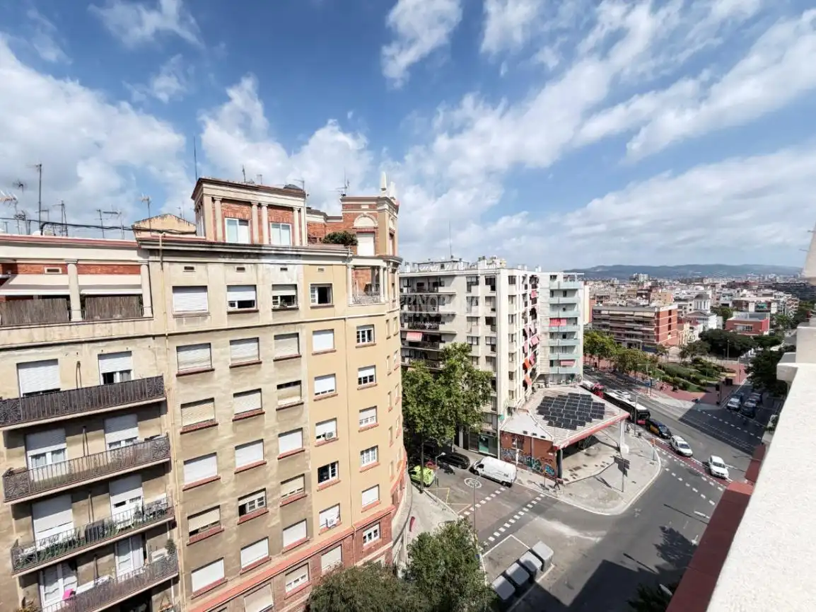 Außenansicht von Wohnung zum Verkauf in Barcelona mit Terrasse