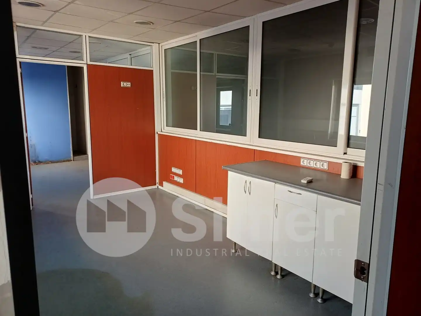 Nave industrial de alquiler en Ripollet