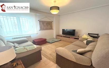 Living room of Flat for sale in Villarcayo de Merindad de Castilla la Vieja  with Heating, Terrace and Furnished