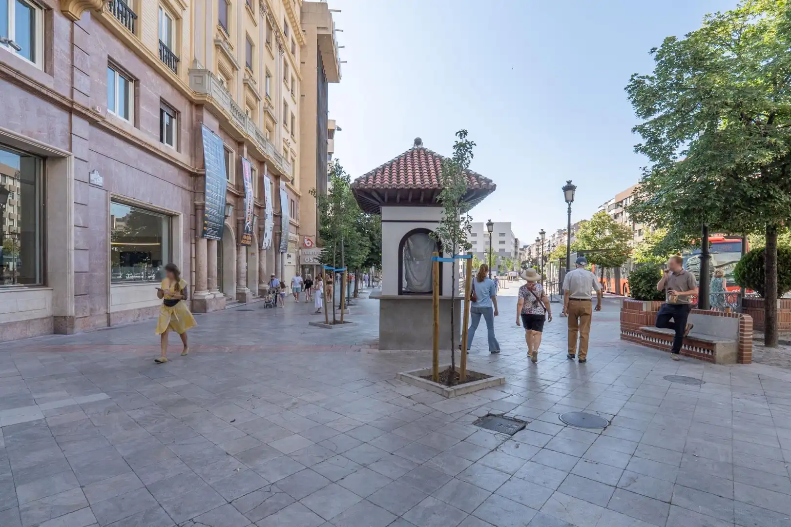 Exterior view of Flat for sale in Granada  with Air Conditioner and Heating