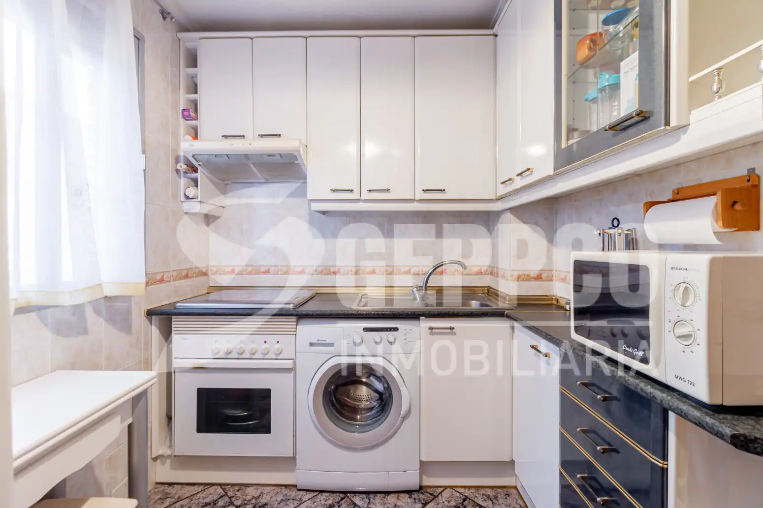 Kitchen of Flat for sale in Alcalá de Henares  with Air Conditioner, Heating and Terrace