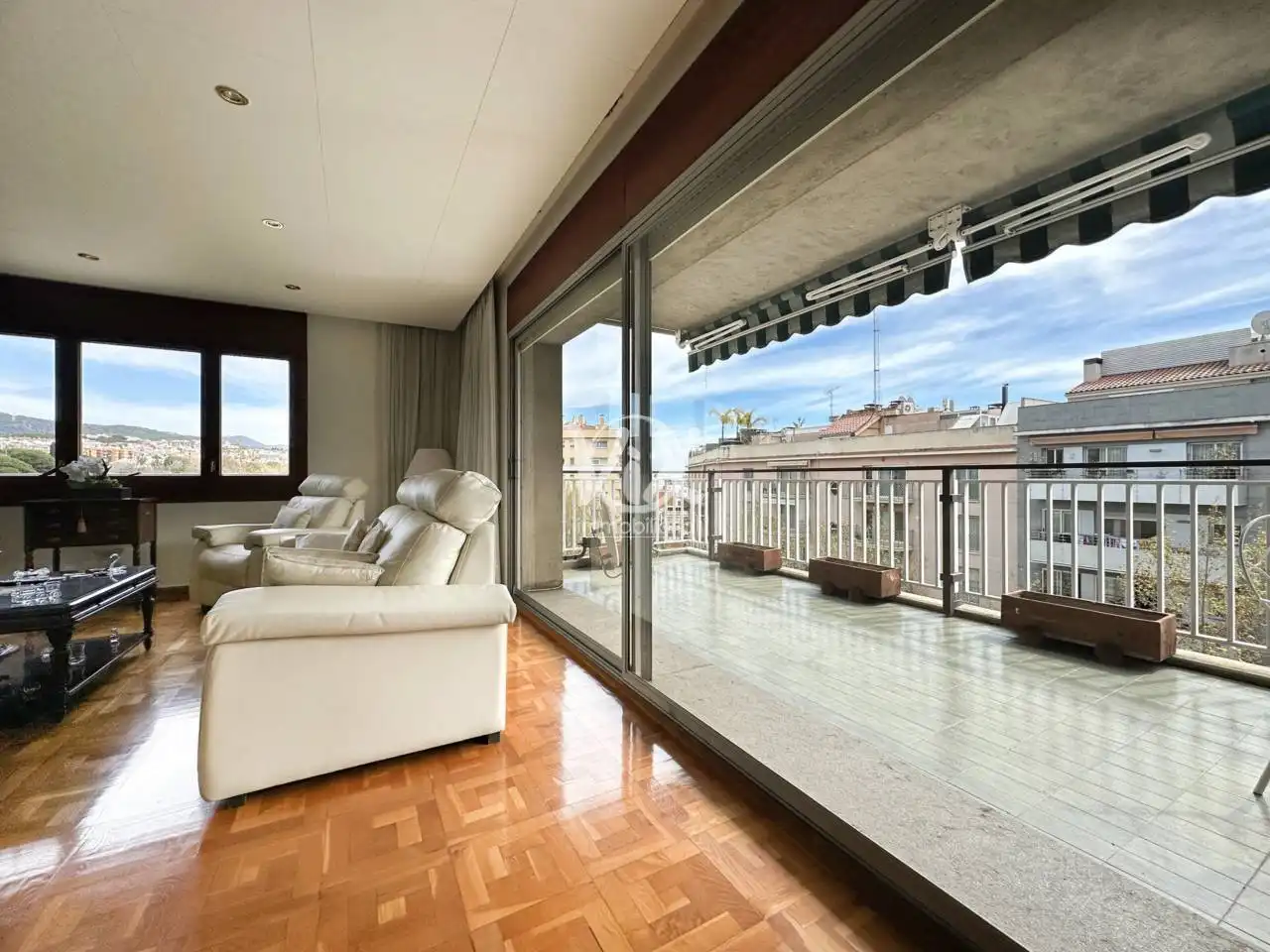 Vista exterior de Piso en venta en Mataró con Aire acondicionado, Calefacción y Terraza