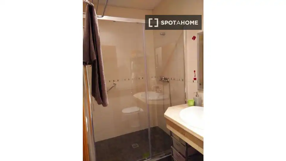 Badezimmer von Wohnungen zur untervermieten in Donostia - San Sebastián  mit Klimaanlage, Terrasse und Möbliert