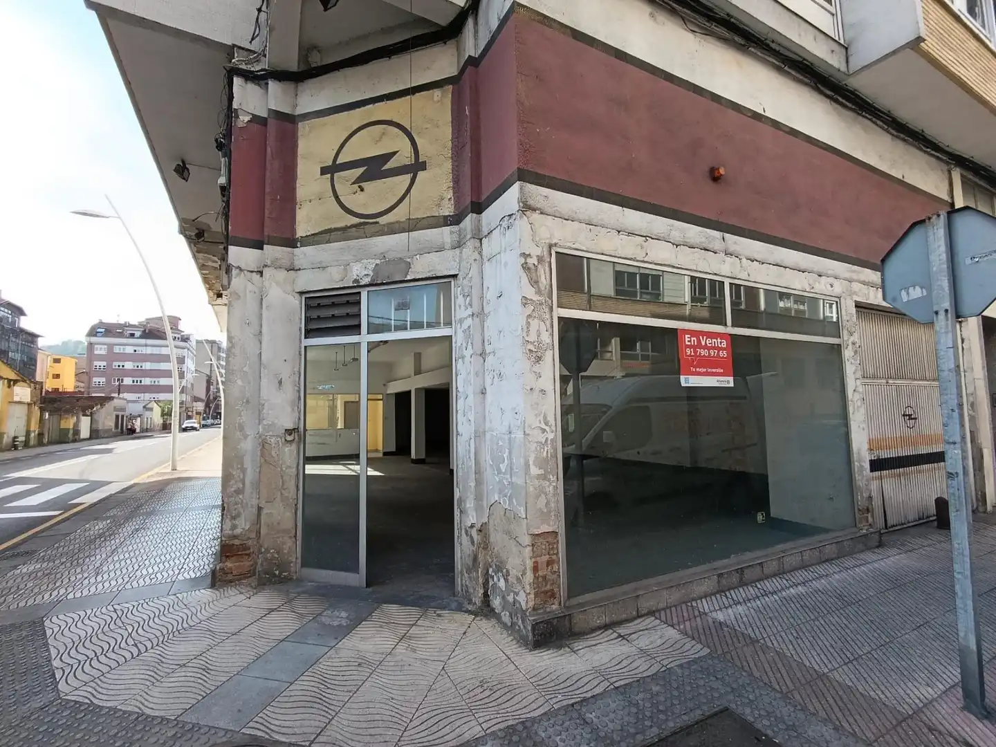 Local comercial en venta en CANDIDO FERNANDEZ RIESGO 1, imagen 2