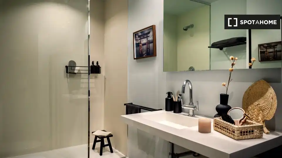 Baño de Apartamento para compartir en Barcelona con Aire acondicionado, Calefacción y Terraza