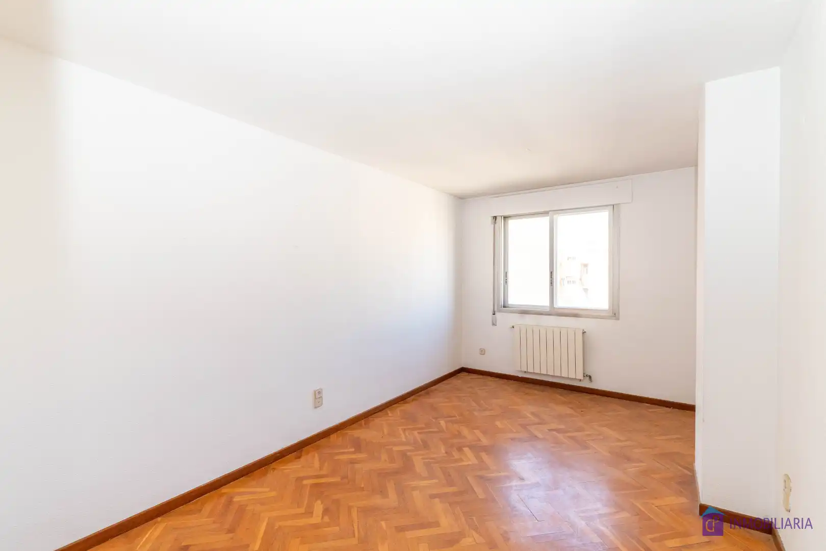 Bedroom of Flat for sale in Zaragoza  with Air Conditioner and Heating