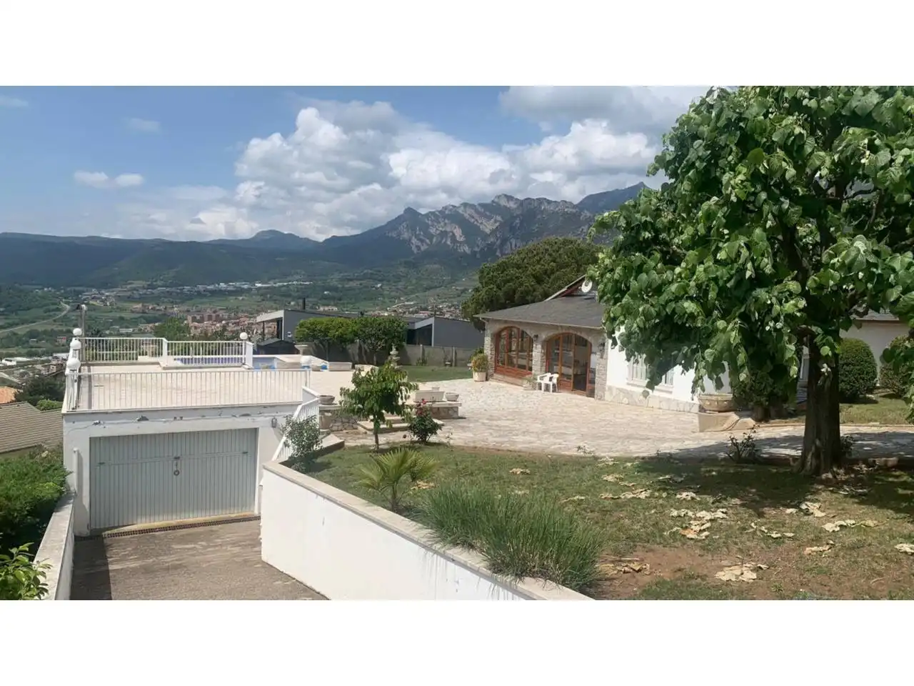 Vista exterior de Casa o chalet en venta en Berga con Calefacción, Jardín privado y Terraza