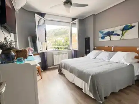 Schlafzimmer von Wohnung zur Miete in Cervera del Río Alhama mit Klimaanlage