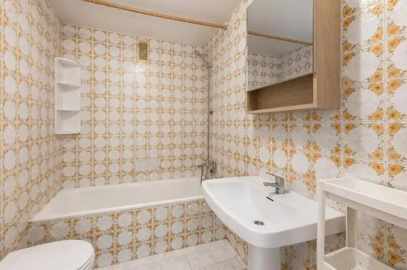 Baño de Piso en venta en Granada con Calefacción