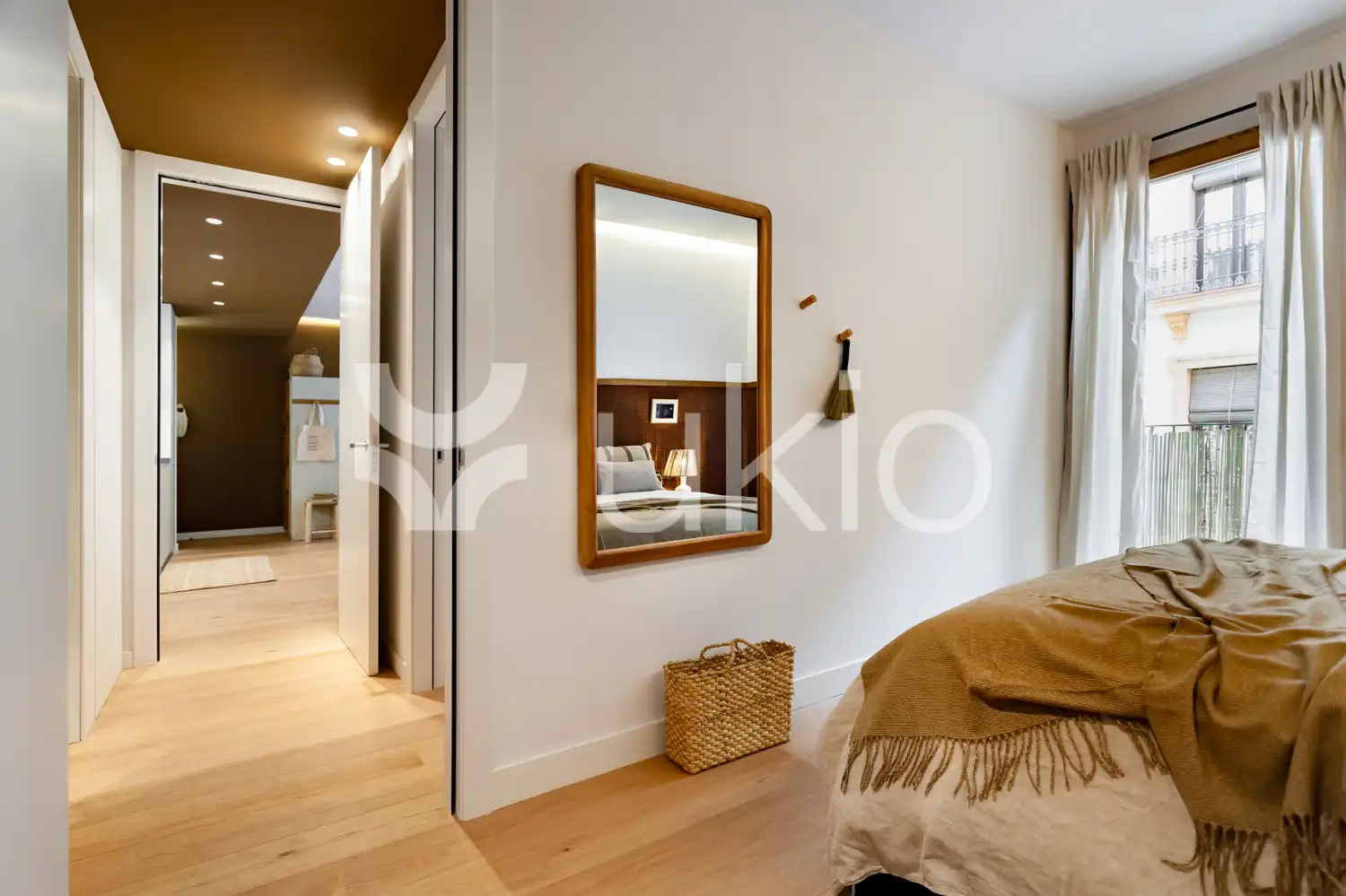 Dormitori de Apartament de lloguer en Barcelona amb Aire condicionat, Calefacció i Moblat