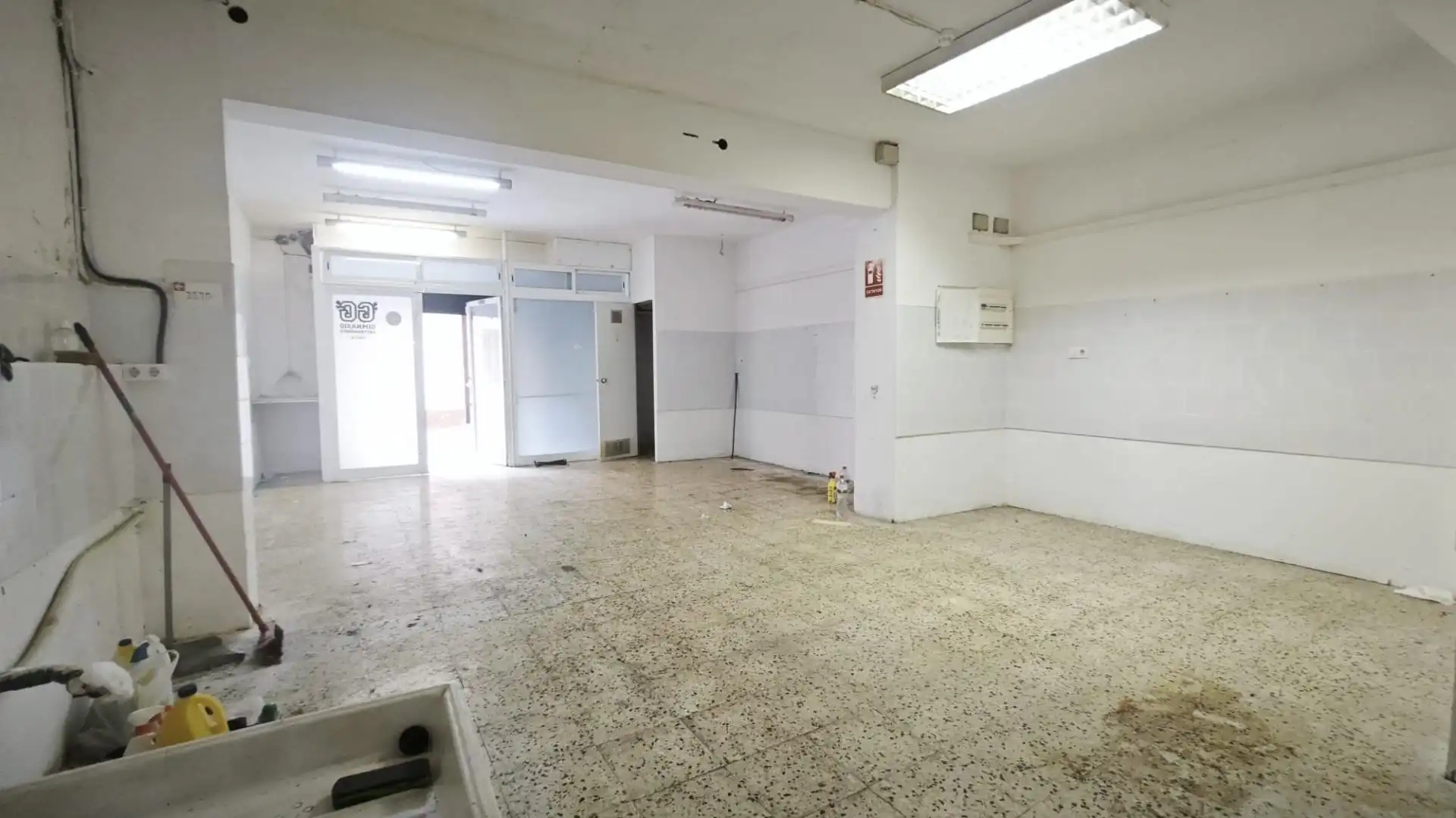 Local en venta en Carrer SALINAS, Vila de Gràcia
