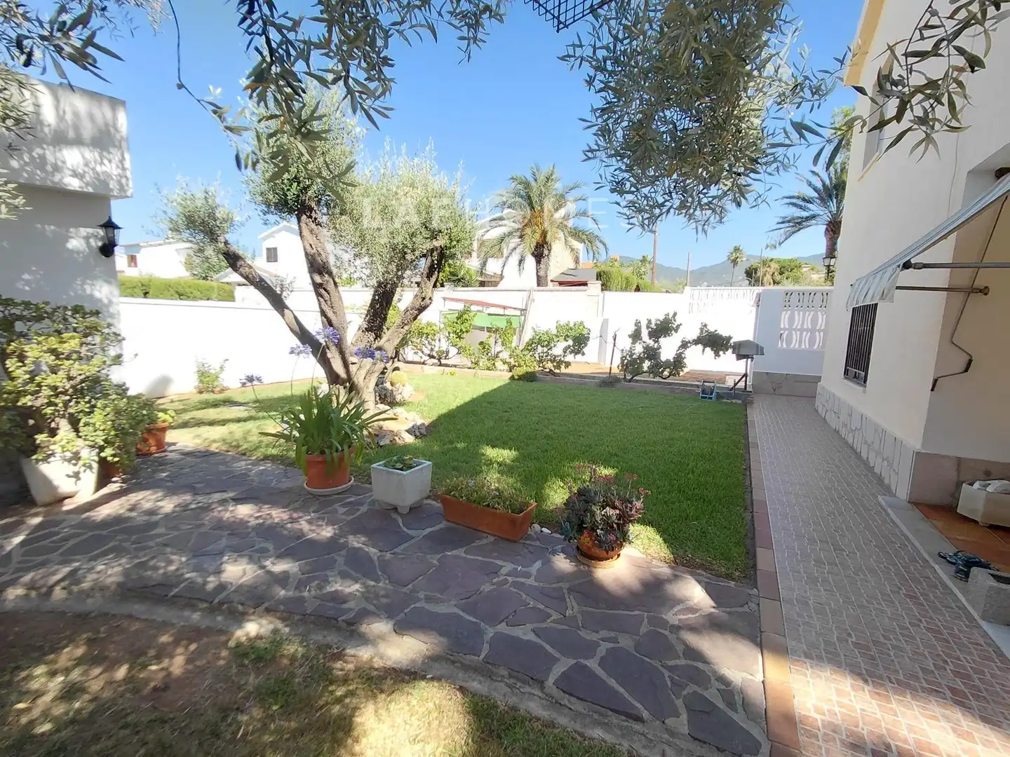 Casa aparellada amb terrassa en venda a Heliópolis, imagen 33