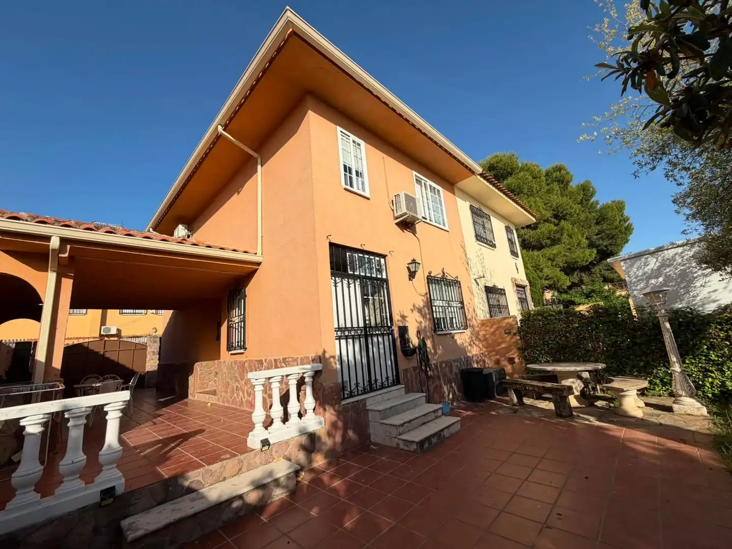 Exterior view of Houses for sale in Ontígola  with Air Conditioner, Heating and Private garden