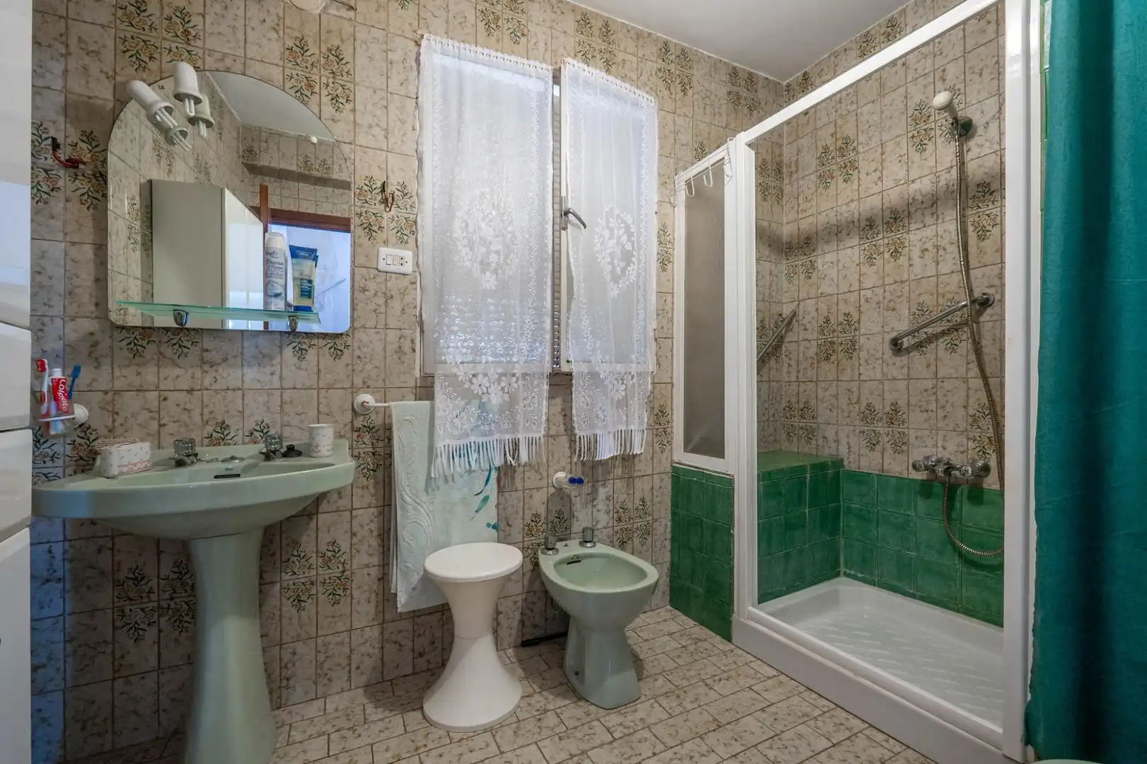 Badezimmer von Residential zum Verkauf in Armilla