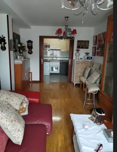 Sala d'estar de Pis en venda en Gijón  amb Calefacció, Parquet i Traster