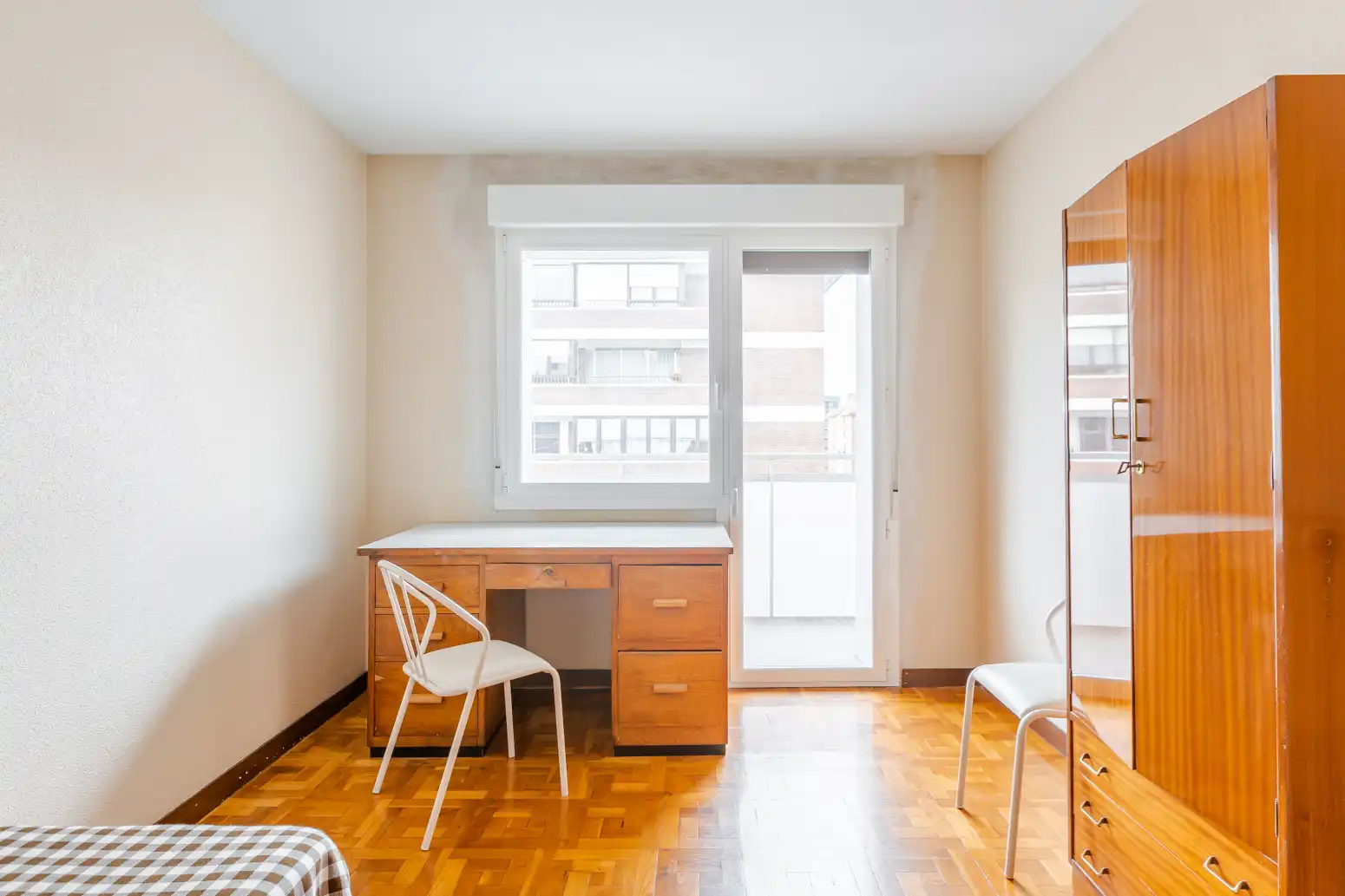 Habitación de Piso en venta en  Pamplona / Iruña con Calefacción, Parquet y Terraza