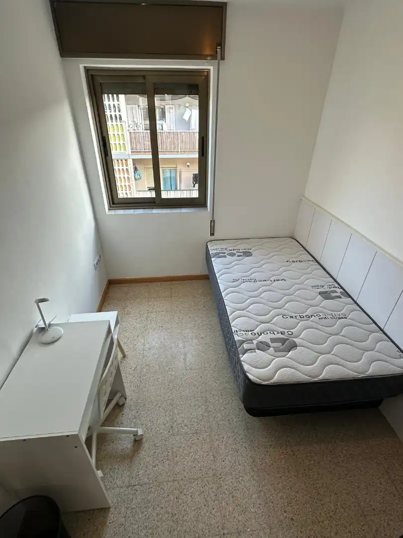 Habitación de Piso en venta en Girona con Terraza, Amueblado y Horno