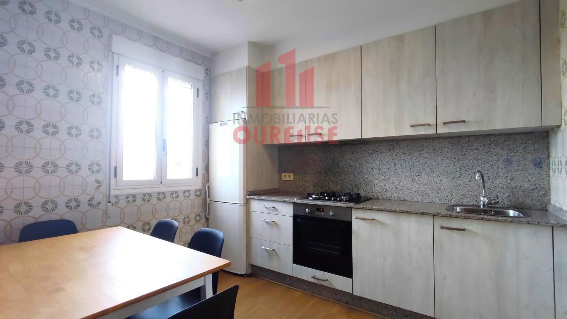 Cuina de Casa o xalet de lloguer en Ourense Capital  amb Calefacció, Traster i Moblat