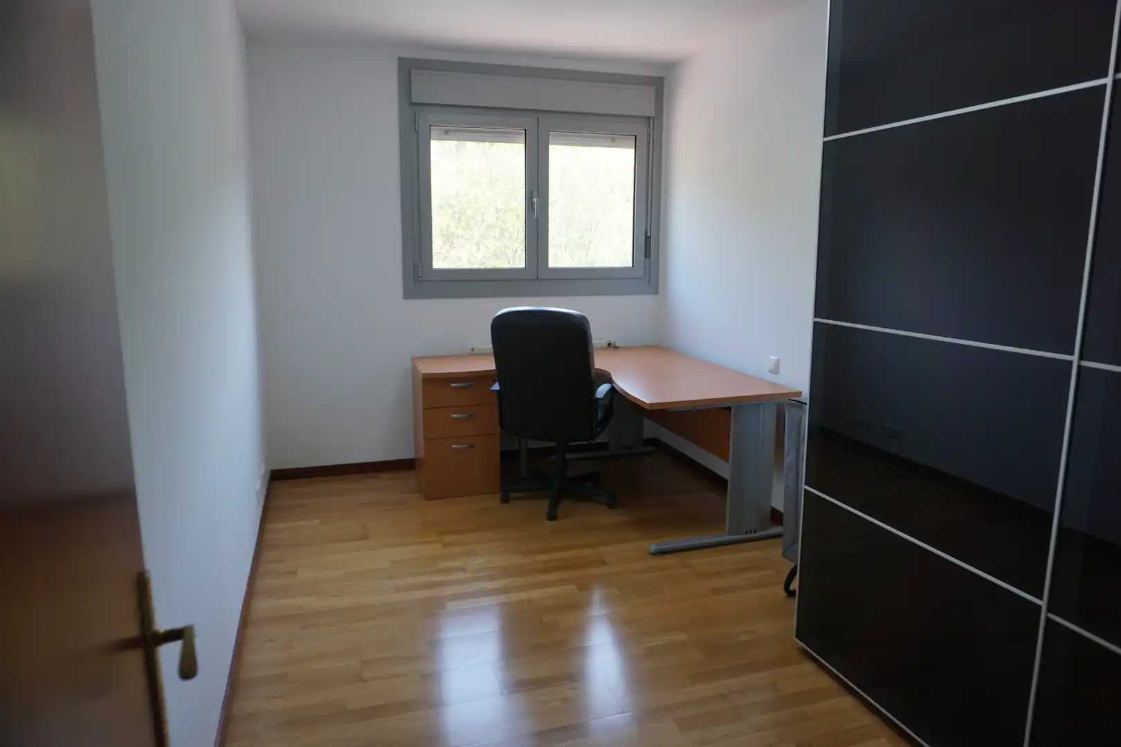 Piso en venta en Ugao- Miraballes con Calefacción, Trastero y Amueblado