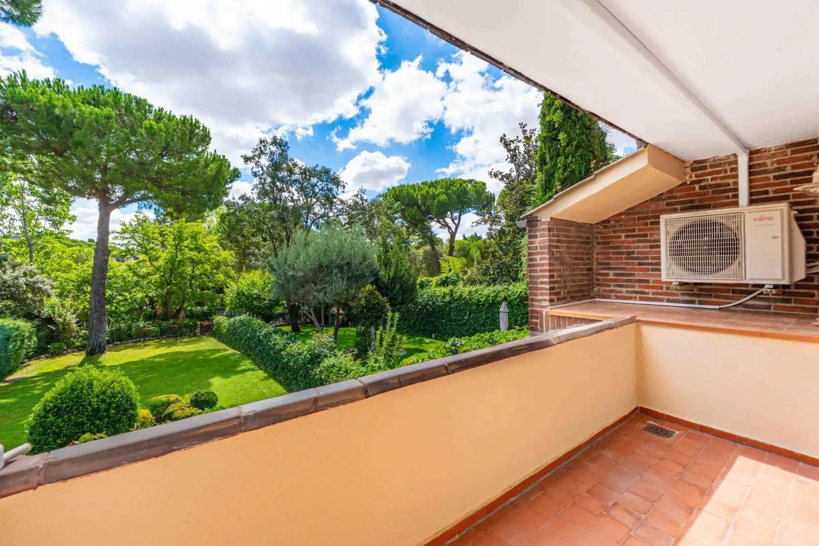 Casa aparellada amb piscina de lloguer a Urbanización Este - Montepríncipe, imagen 29