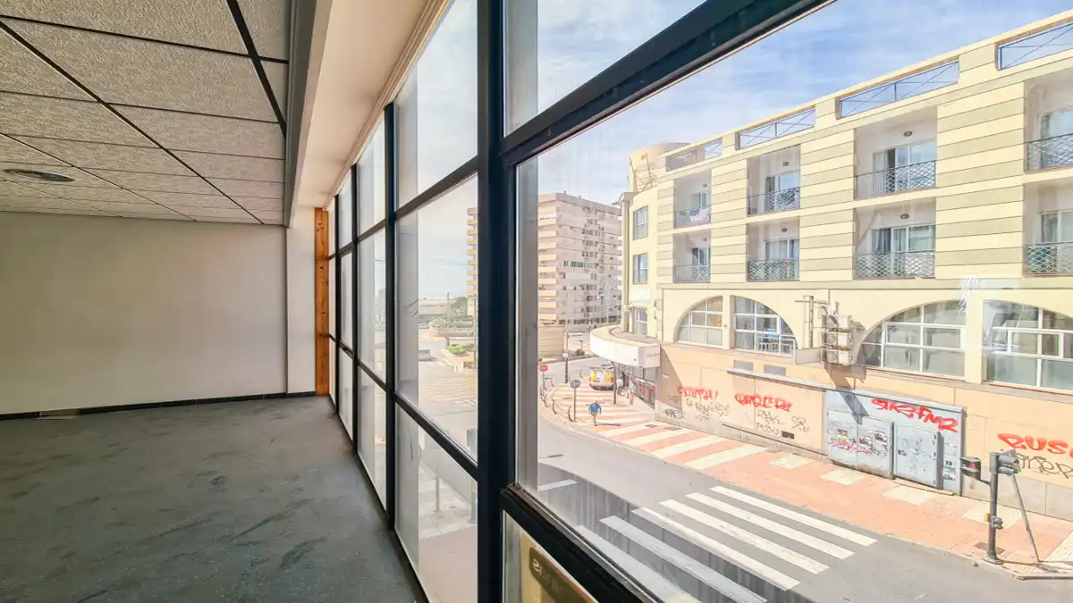 Vista exterior de Oficina en venta en Roquetas de Mar