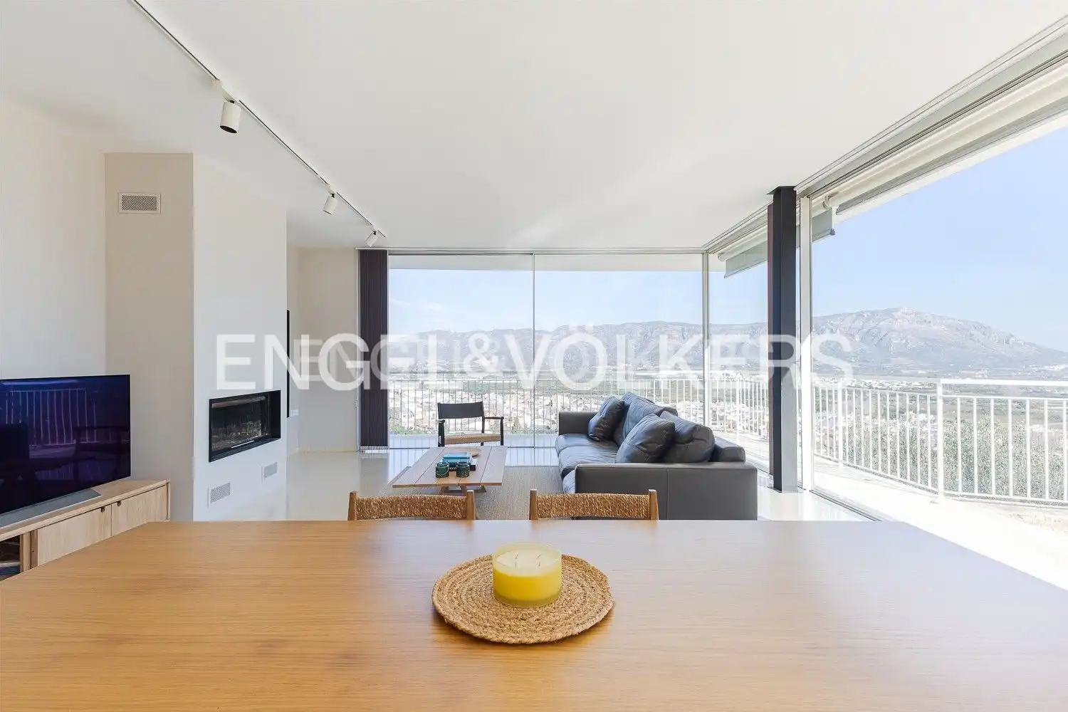 Sala d'estar de Casa o xalet de lloguer en Tavernes de la Valldigna amb Aire condicionat, Calefacció i Jardí privat