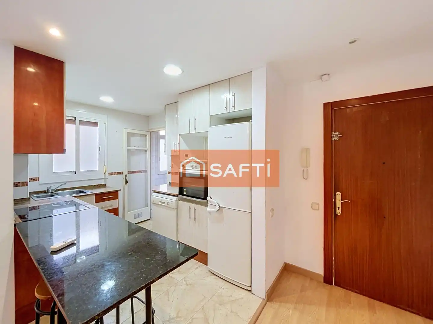Flat with terrace for sale in Centre Vila, imagen 4