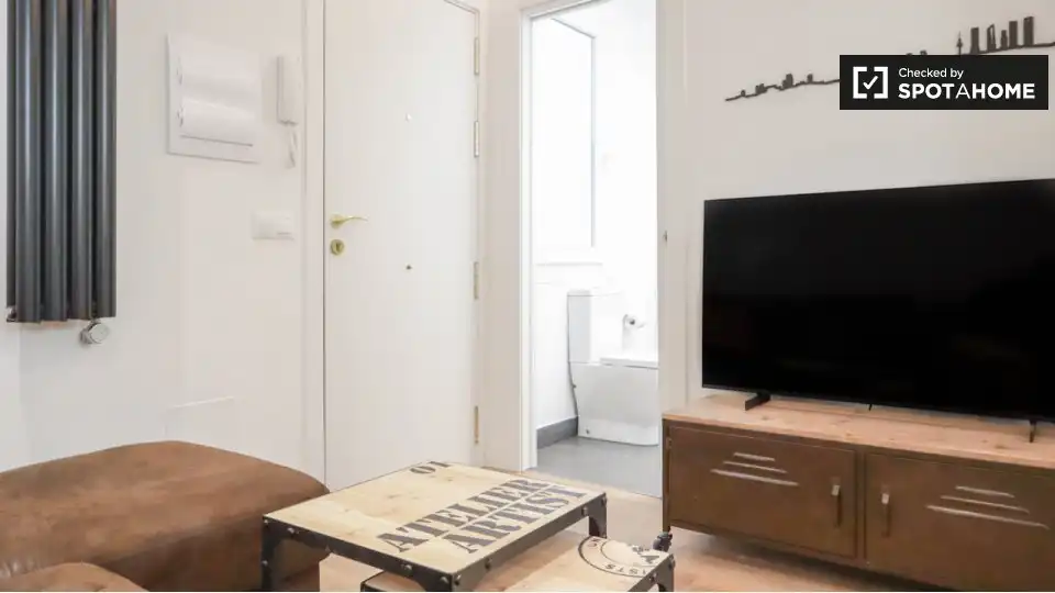 Living room of Flat for rent in Madrid  with Air Conditioner, Heating and Furnished