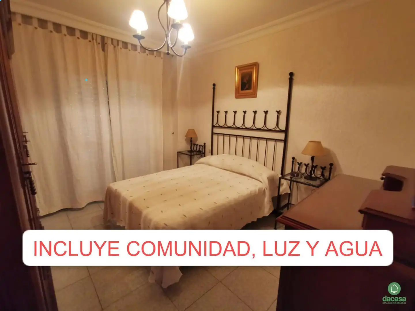 Dormitori de Pis per a compartir en Huelva amb Moblat i Balcó