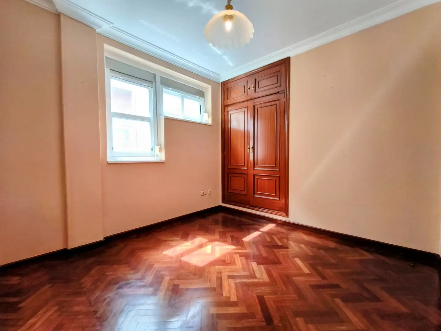 Dormitori de Pis en venda en A Coruña Capital  amb Calefacció i Parquet