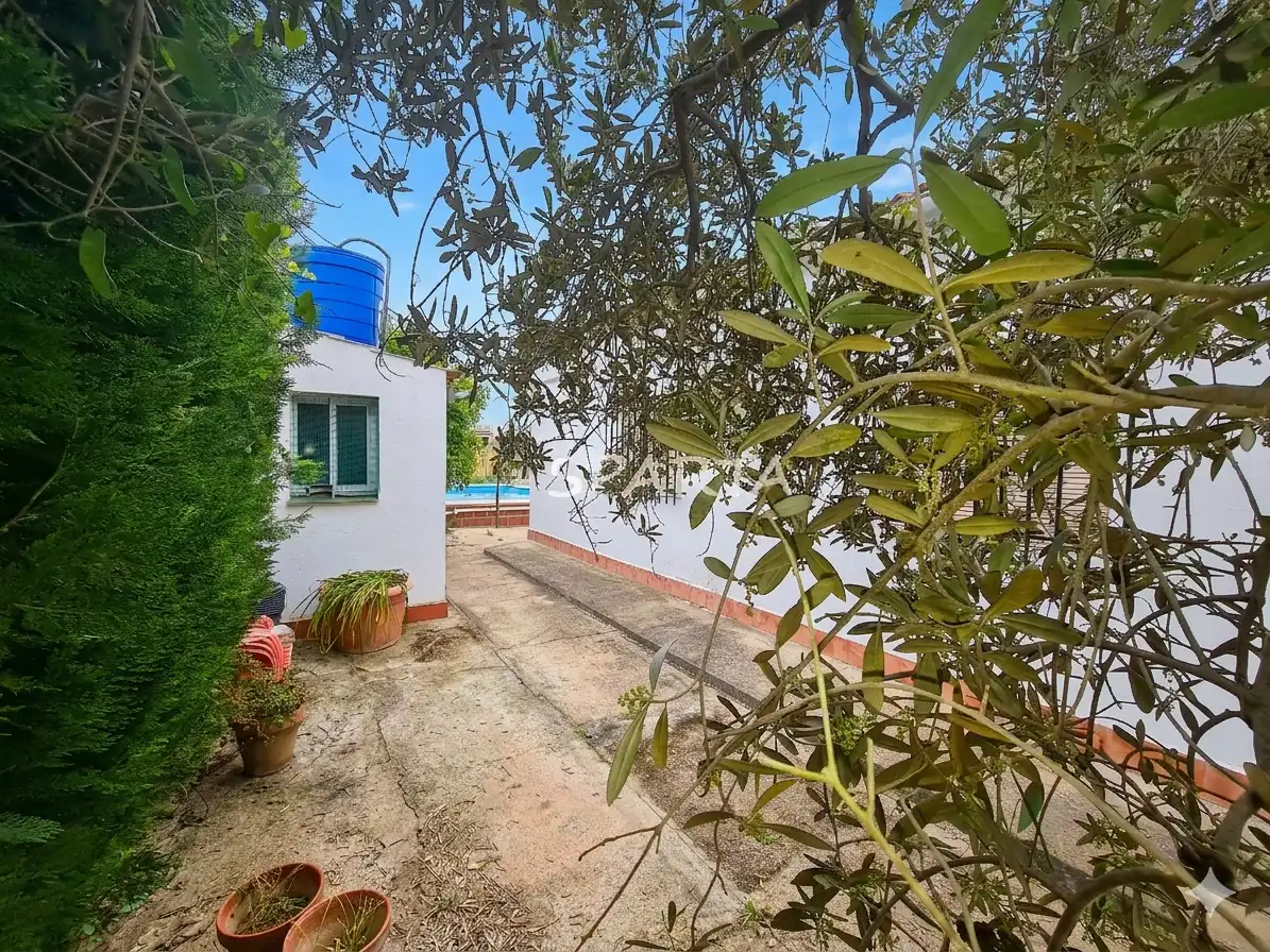 Garten von Country house zum Verkauf in Sanlúcar la Mayor mit Privatgarten, Schwimmbad und Ofen