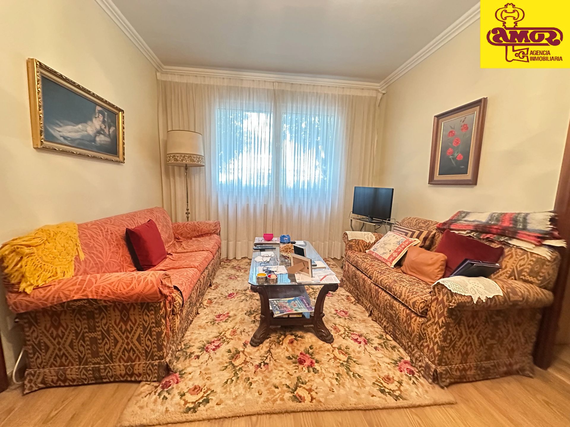 Living room of Flat for sale in Santiago de Compostela   with Heating