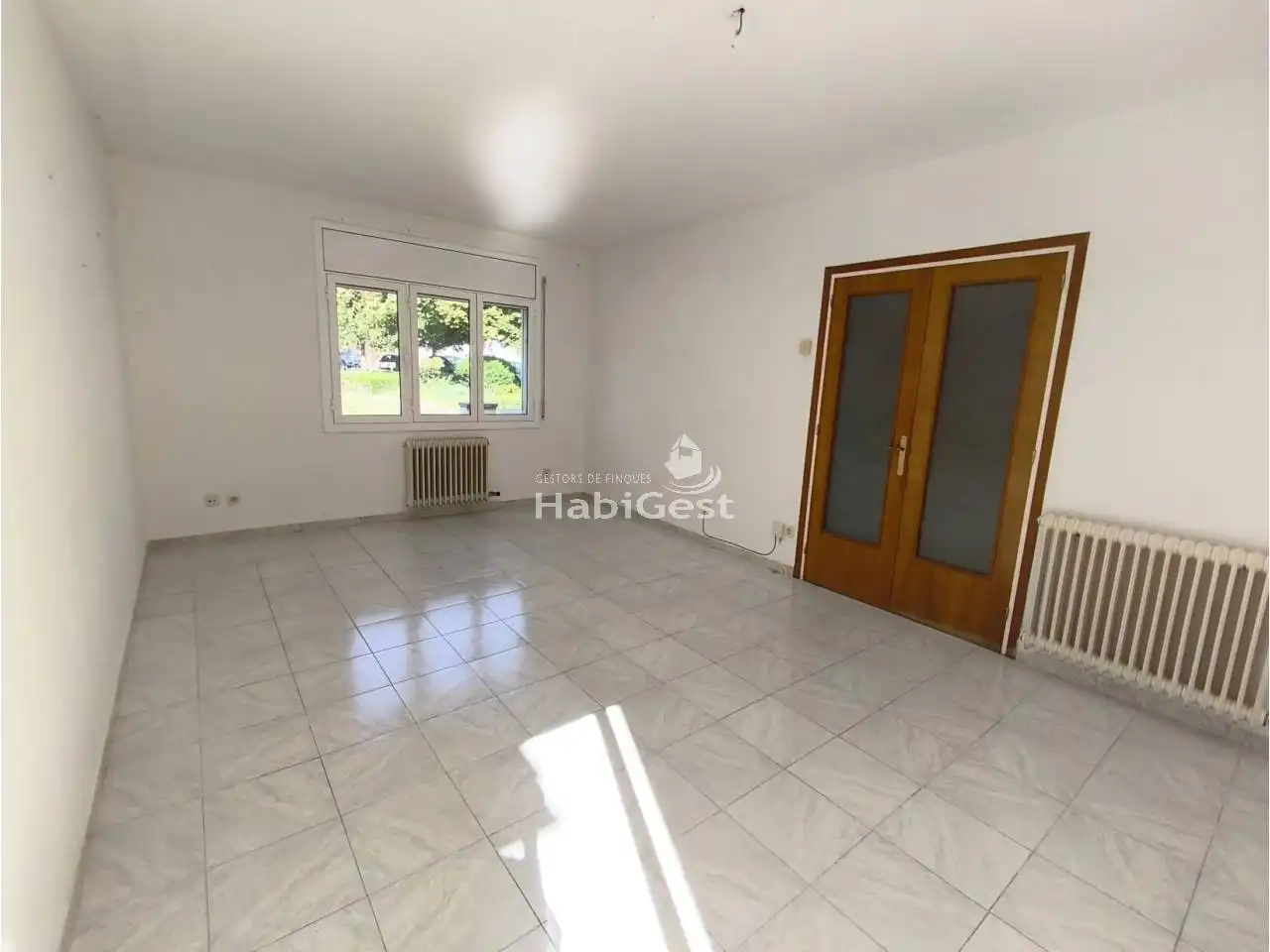 Wohnzimmer von Haus oder Chalet zum Verkauf in Medinyà mit Heizung und Terrasse