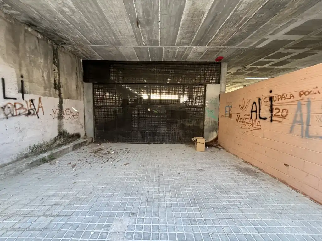 Others for sale in Calle Marti Franquesa, imagen 3
