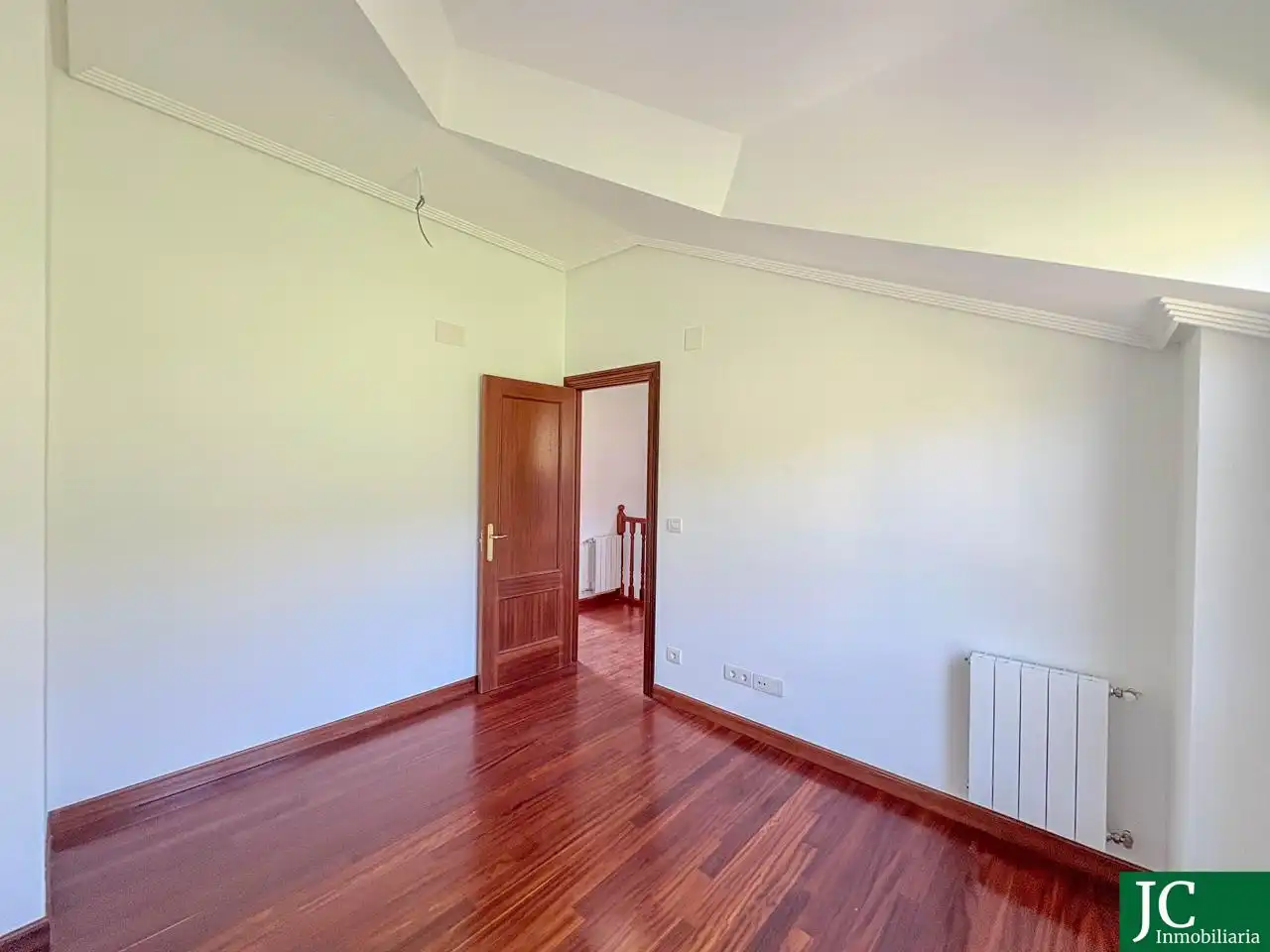 Dormitori de Casa adosada en venda en Ampuero amb Calefacció, Jardí privat i Terrassa