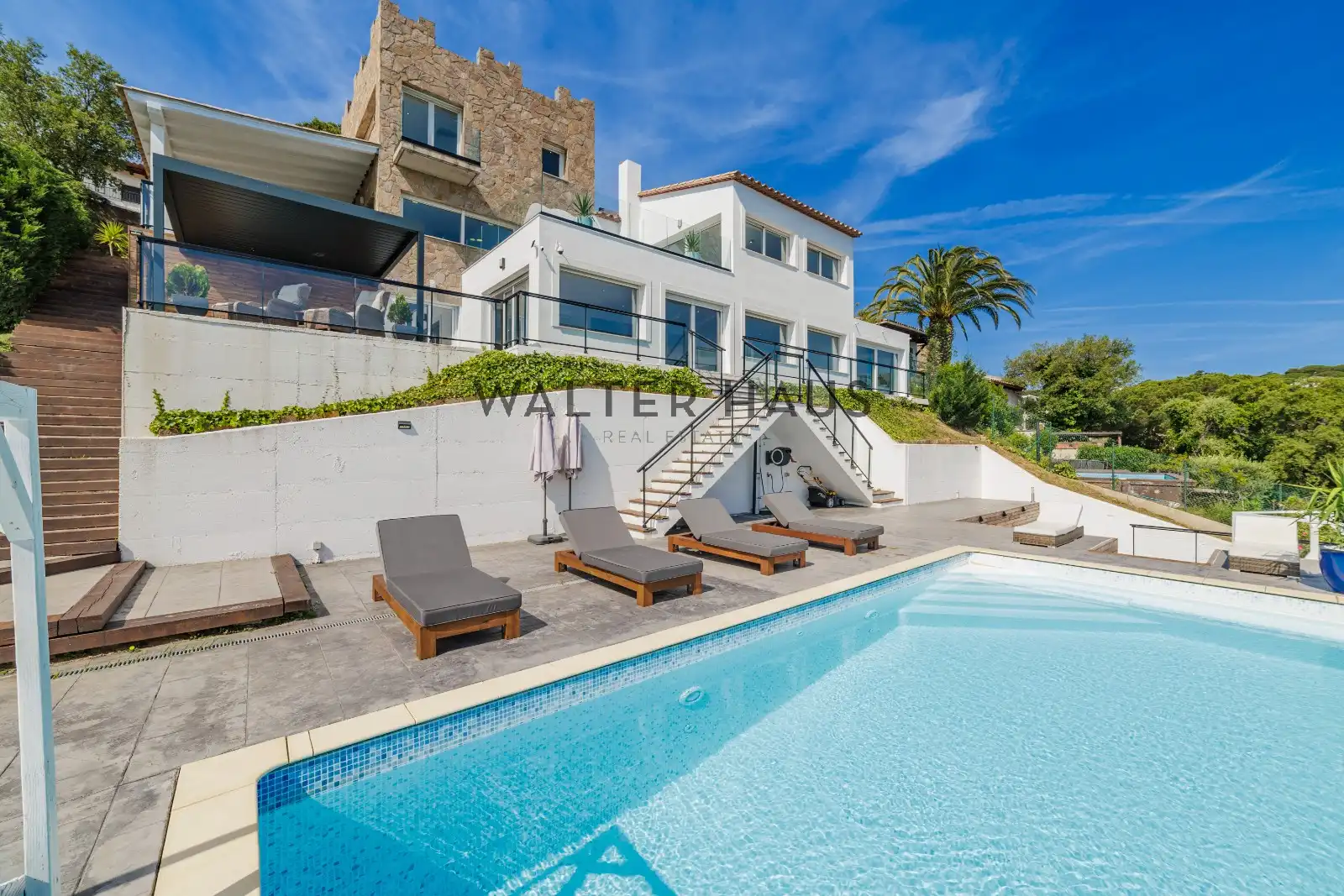 Villa con piscina in vendita a Carrer Llívia, imagen 4