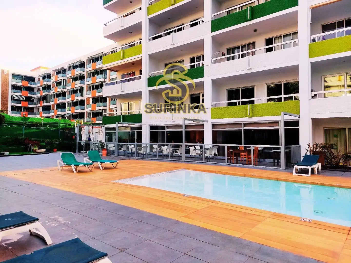 Schwimmbecken von Dachboden zur Miete in San Bartolomé de Tirajana mit Klimaanlage, Terrasse und Schwimmbad