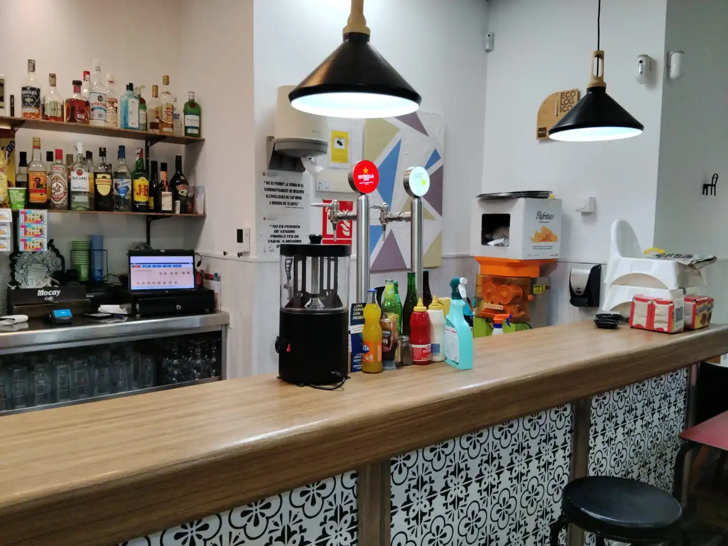 Local comercial en traspàs a Avinguda de Sant Esteve 76, imagen 6