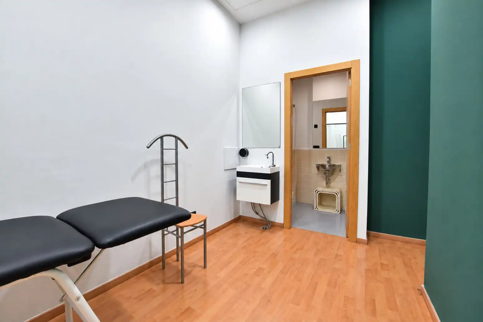 Bathroom of Commercial properties for sale in Valencia