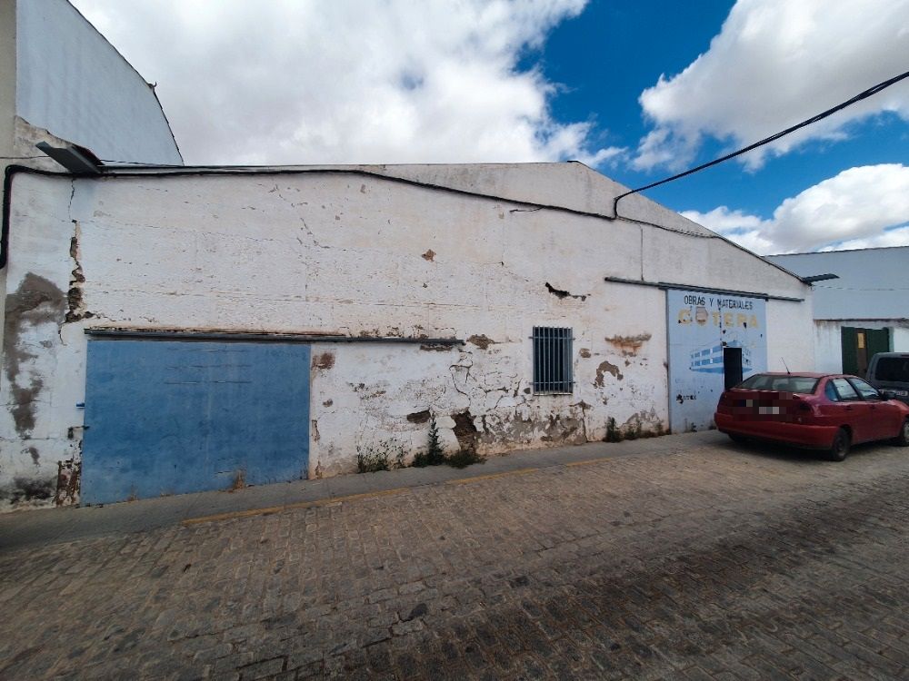 Vista exterior de Nau industrial en venda en Belmez