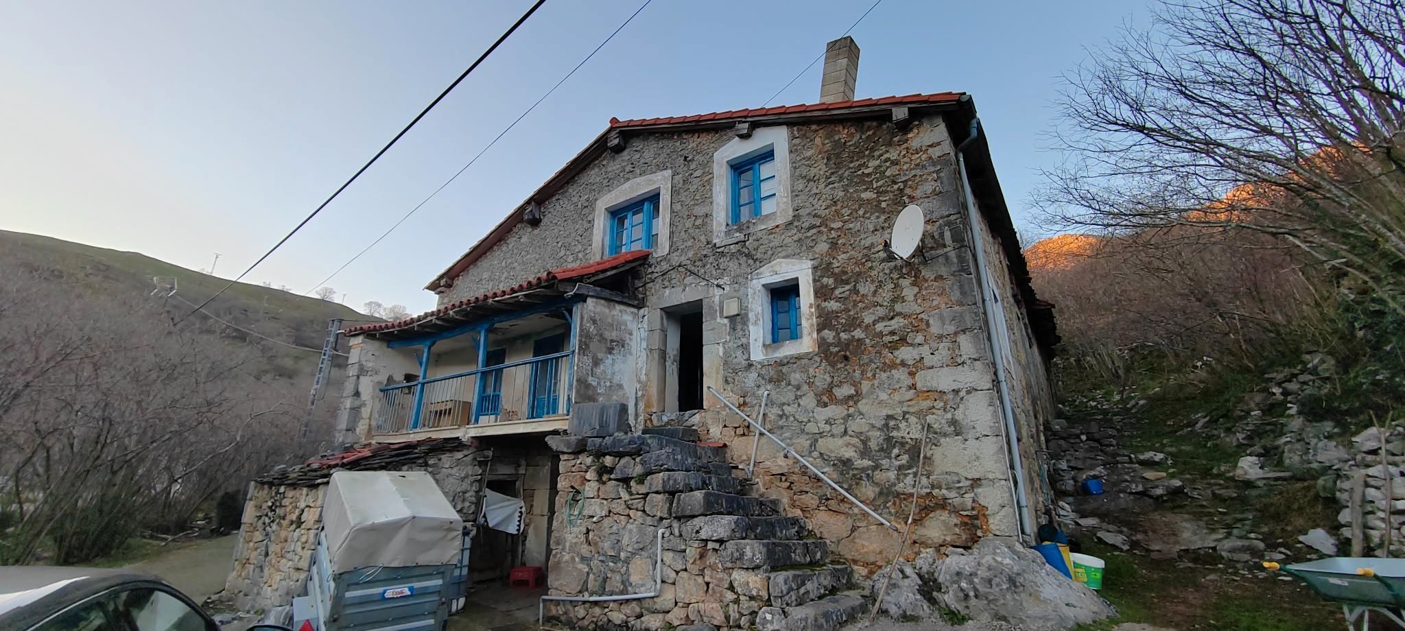 Exterior view of House or chalet for sale in Miera