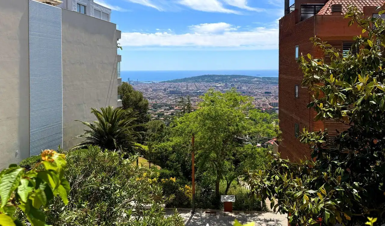 Casa con giardino in vendita a Carrer dels Algarves, imagen 8