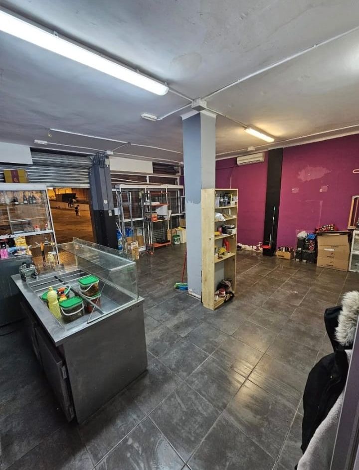 Premises to rent in Badalona  with Air Conditioner