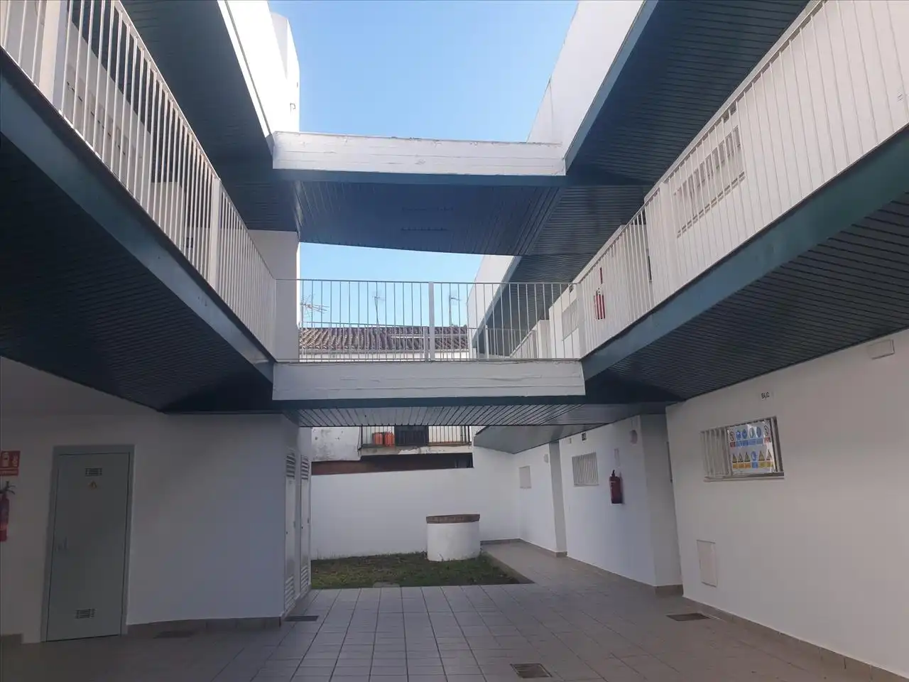 Vista exterior de Piso en venta en Burguillos del Cerro