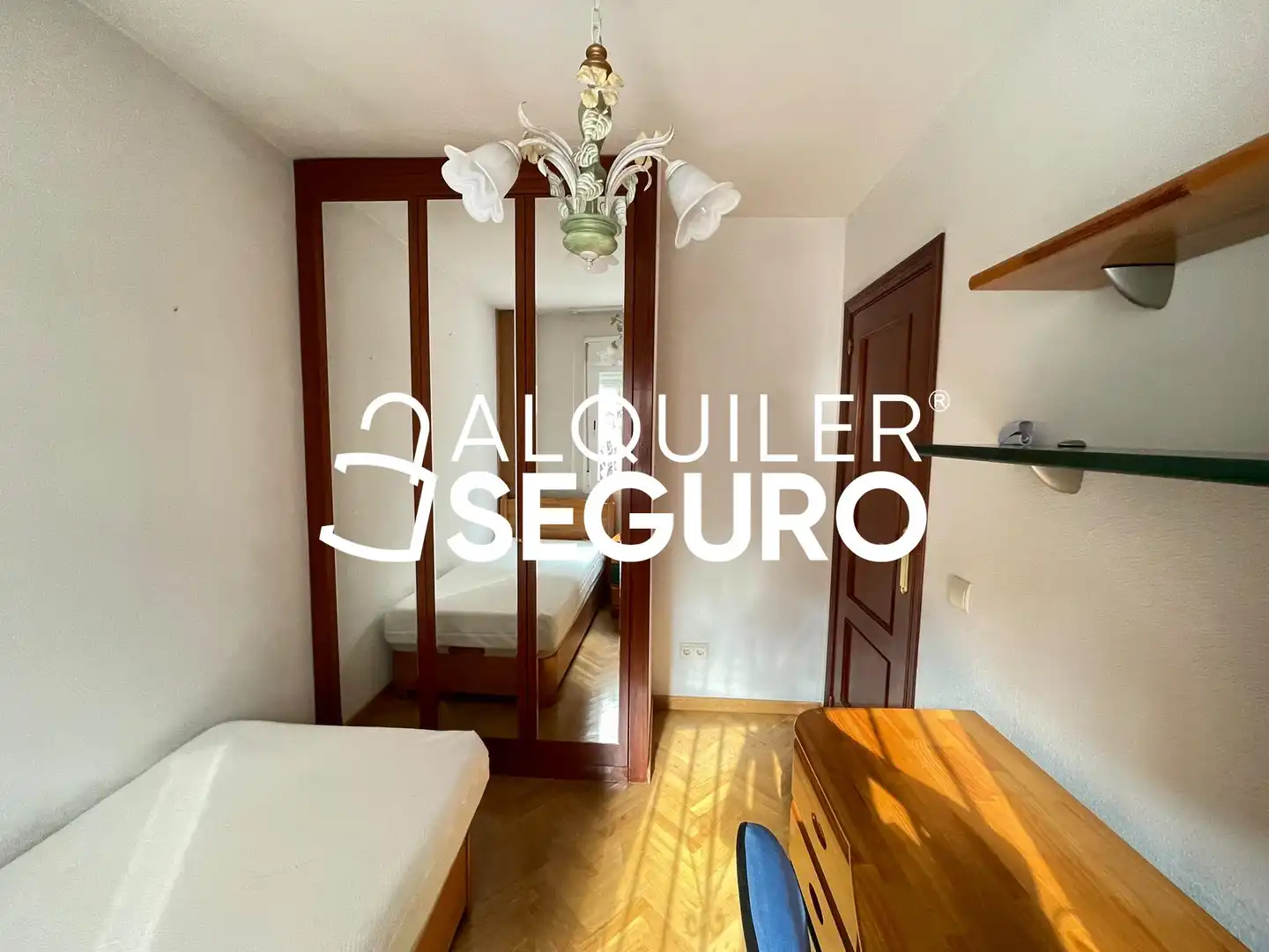 Habitación de Piso de alquiler en Madrid con Calefacción y Amueblado