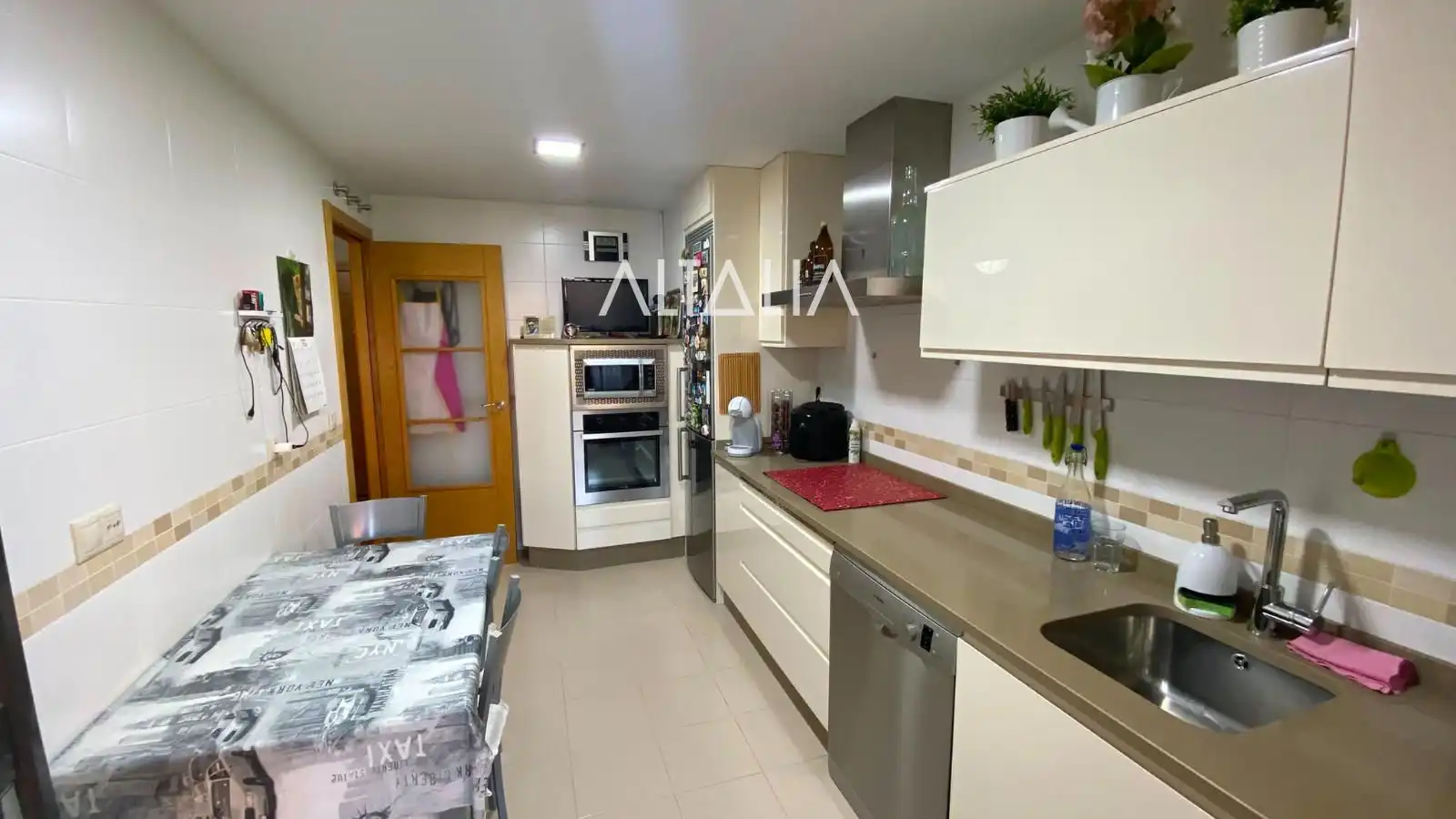 Cocina de Piso en venta en Cuenca con Trastero y Amueblado