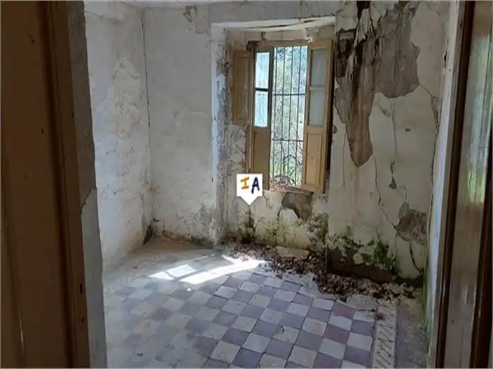 Country homes for sale in Algarinejo