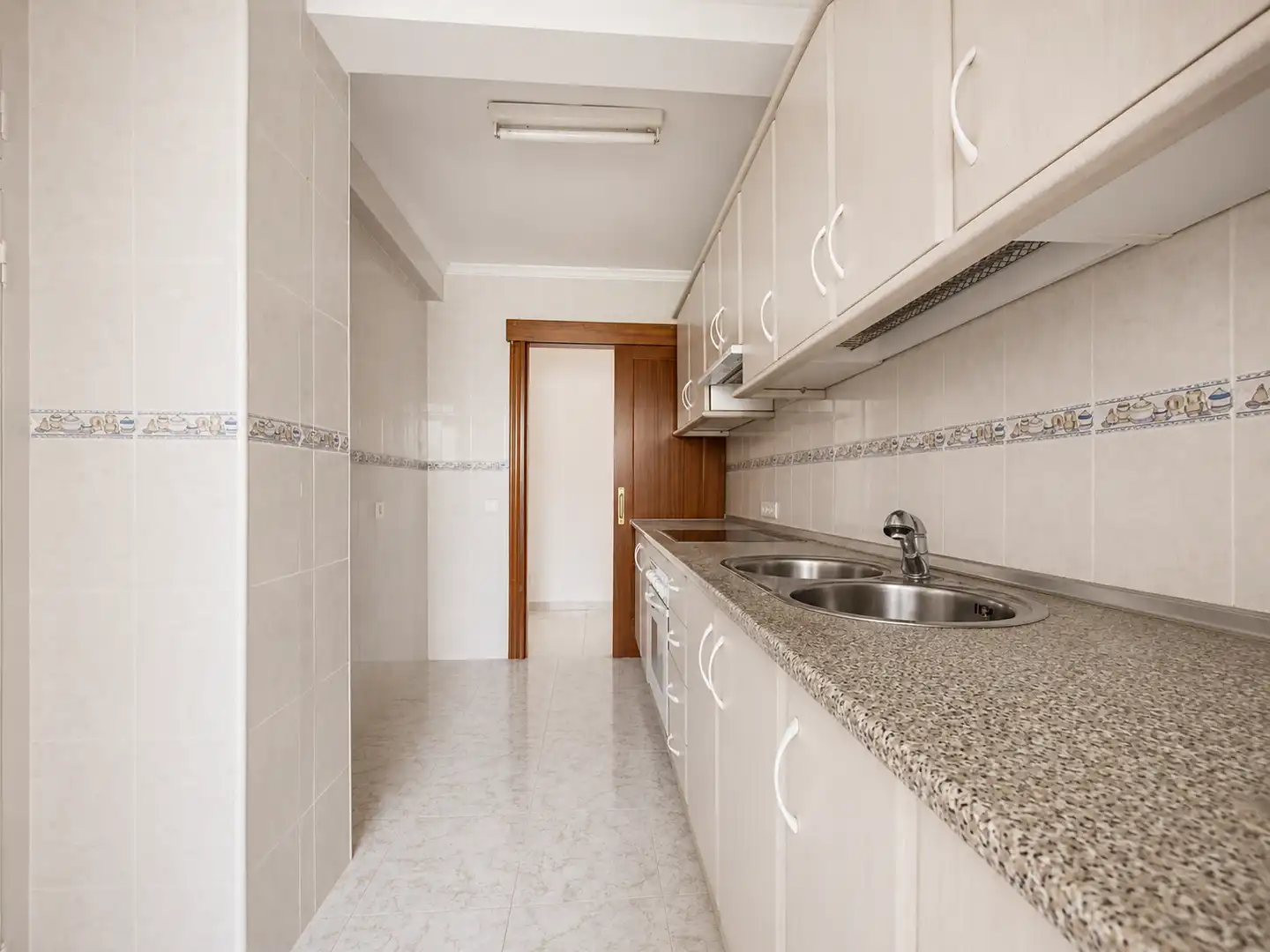 Küche von Wohnungen zum Verkauf in Estepona mit Terrasse und Balkon